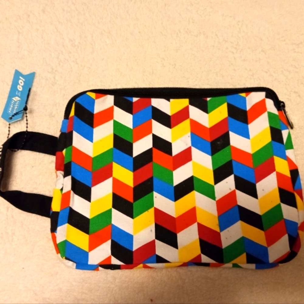 Tablet carrying case